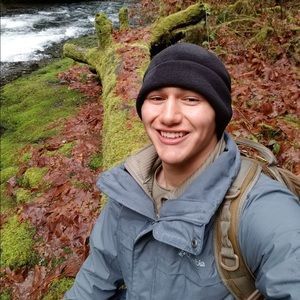 Meet your Posher, Christian